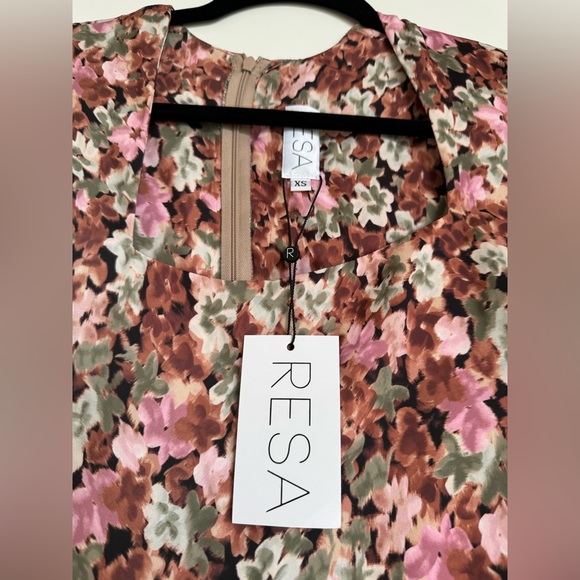 NWT Resa long-sleeve Floral Mini Dress XS - Picture 2 of 4